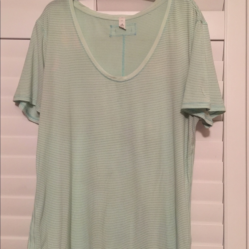 Lululemon t-shirt size 12.